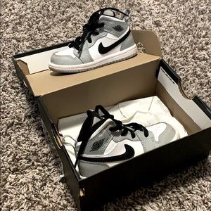 Nike toddler Jordan 1 mid